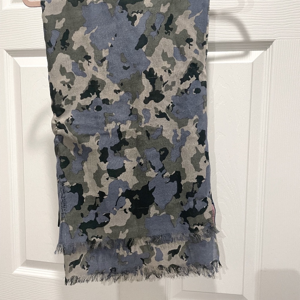 Vineyard Vines Camo Print Long Blue Green Khaki